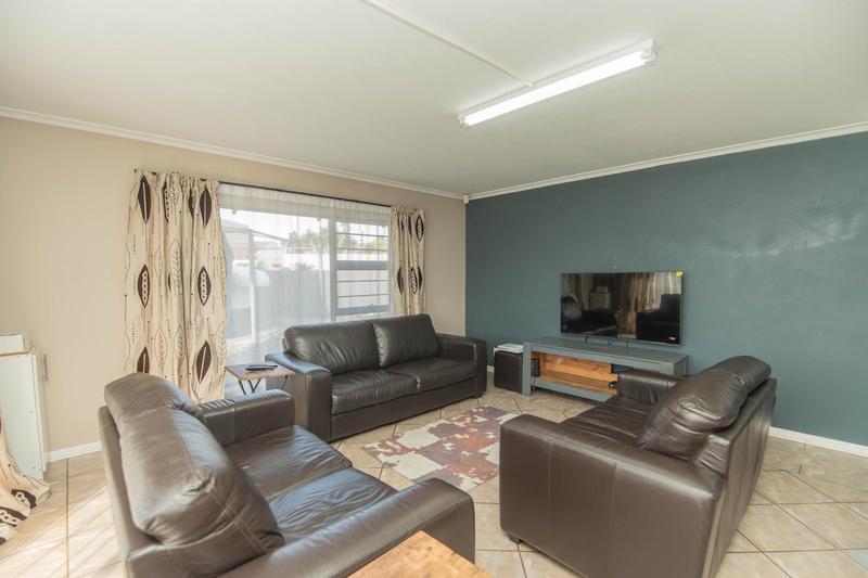 5 Bedroom Property for Sale in Bluewater Bay Eastern Cape